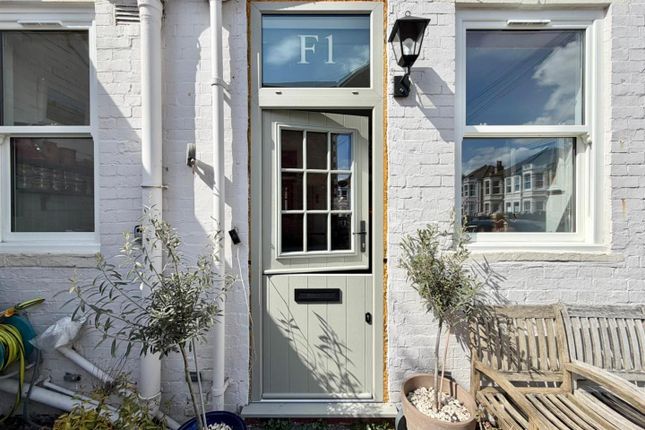 Flat 1, 2, Walliscote Road South, Weston-Super-Mare photo 2