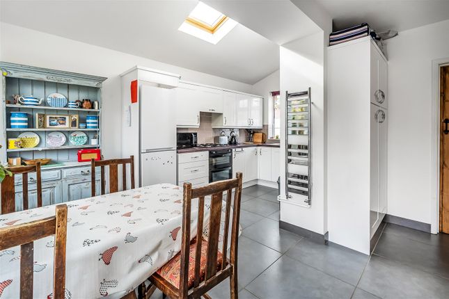 2, Ryebrook Road, Leatherhead photo 3