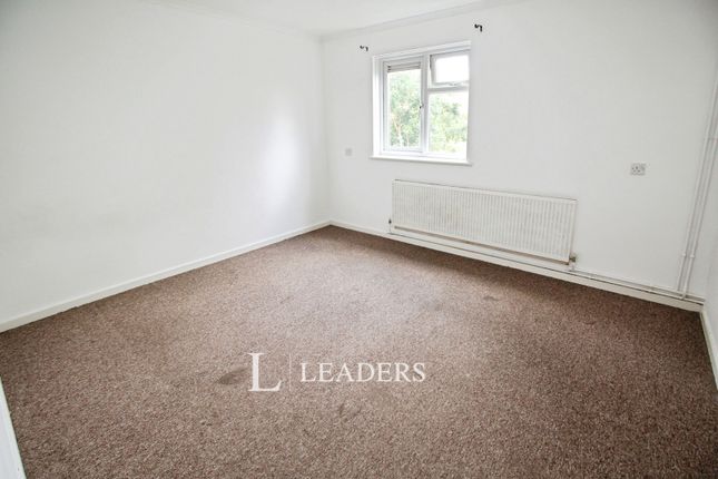 99, Downs Barn Boulevard, Milton Keynes photo 4