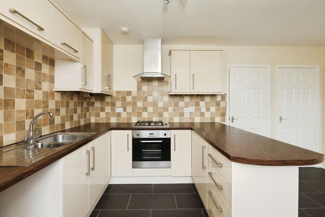 2, Bransdale, Worksop photo 4