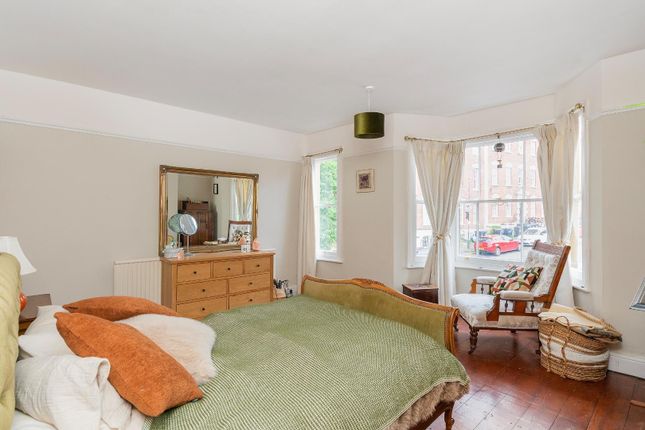 0A2Ths - Bedroom J.Jpg