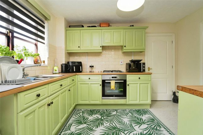 23, Fairwater Close, Worcestershire photo 2