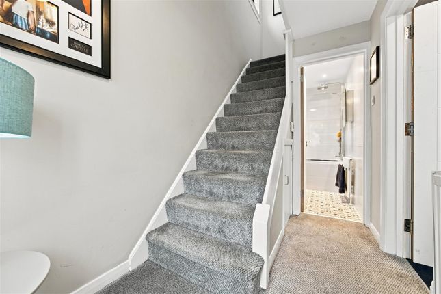 25, Braes-O-Yetts, Glasgow photo 2