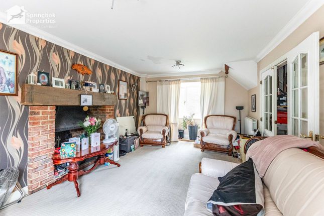8, Church Close, Rushden photo 4