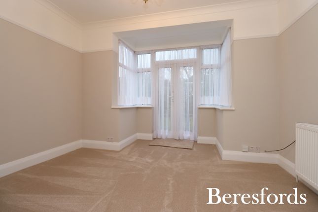 15, Acacia Drive, Upminster photo 4