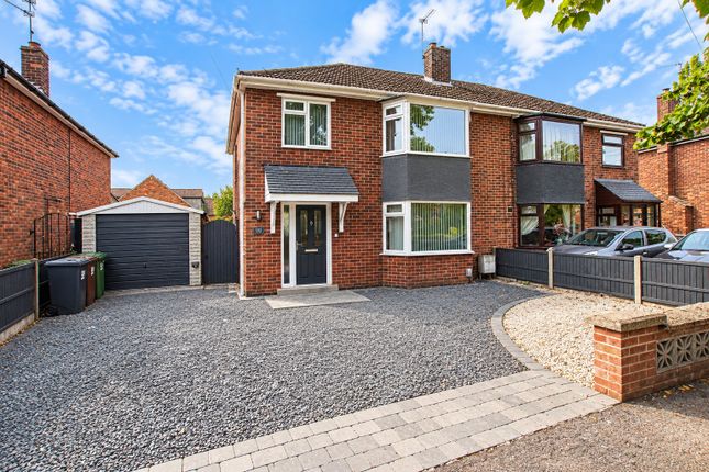 3-bed semi-detached on 99, Grange Crescent, Lincoln, £280,000