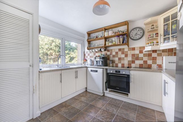 174, Mead Way, Bromley photo 3