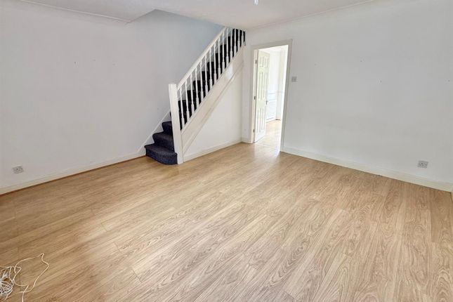 5, Sutton Close, Macclesfield photo 4