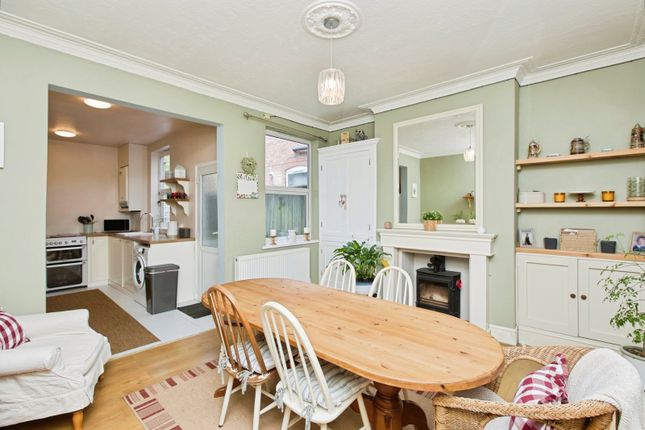 218, St. Thomas Road, Derbyshire photo 3