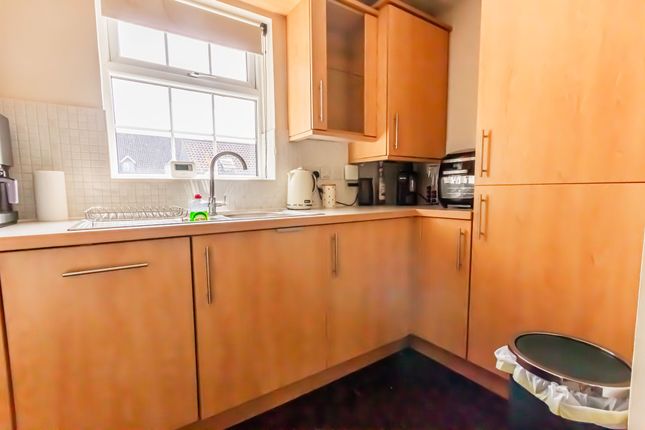 82 Whistlefish Court, Norwich photo 5