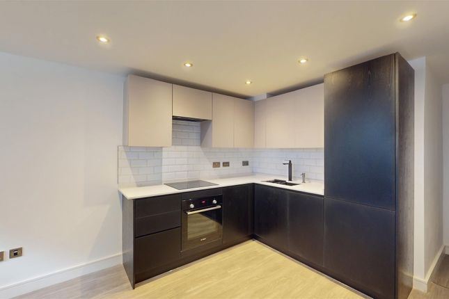 The Pointe, Apartment 5, Burrell Street, Wakefield photo 3