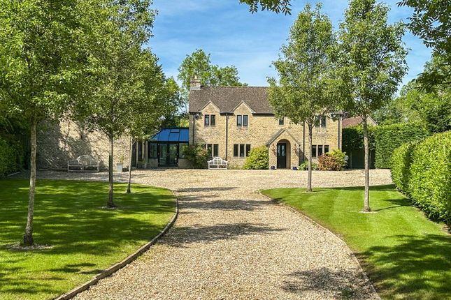 4-bed house on Badgerswood, 41, Perry Green, Charlton, £1,250,000