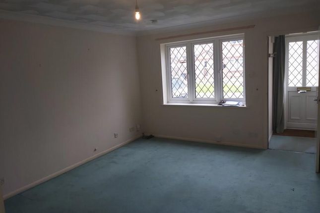 19, Caldbeck Close, Peterborough photo 2