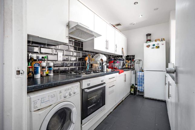 Flat for sale in Porchester Square, London