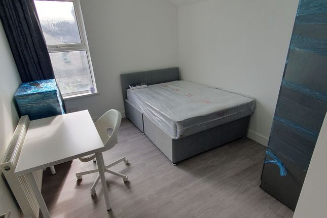48 Dogfield Street, Cardiff photo 5