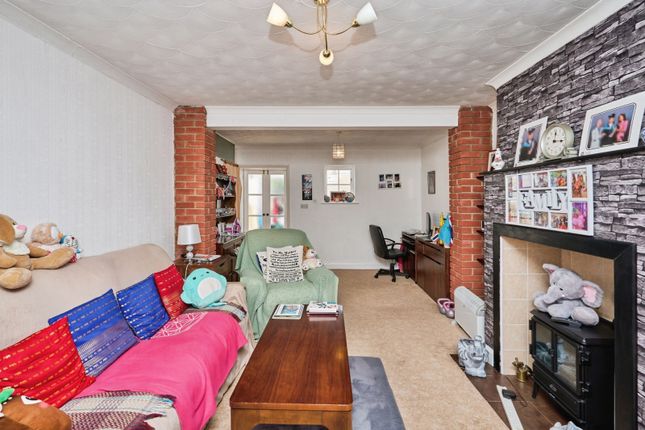 10, Southfield Gardens, Isle of Wight photo 3