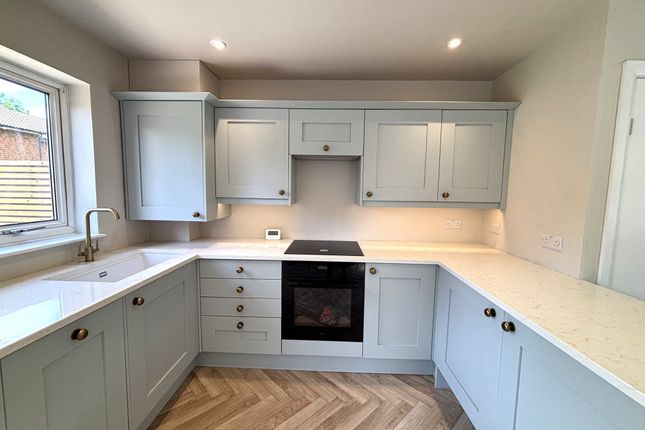 36, Hornbeam Way, Bromley photo 4