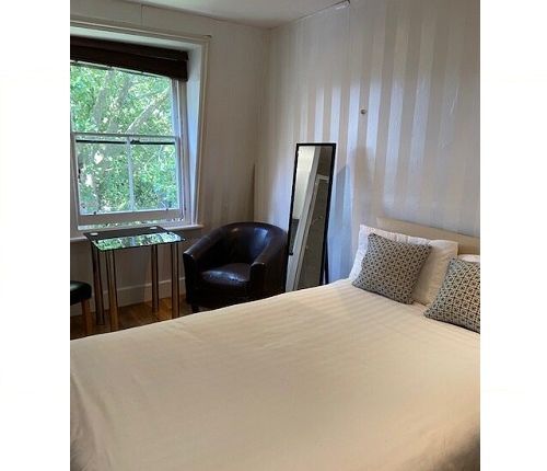 Room to rent in Matheson Road, West Kensington/Barons Court