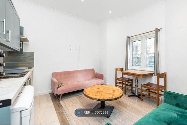 First Floor Flat A Queens Road, Brighton photo 3