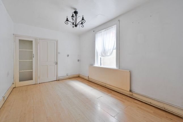 Thumbnail Flat for sale in Caistor Road, Clapham South, London