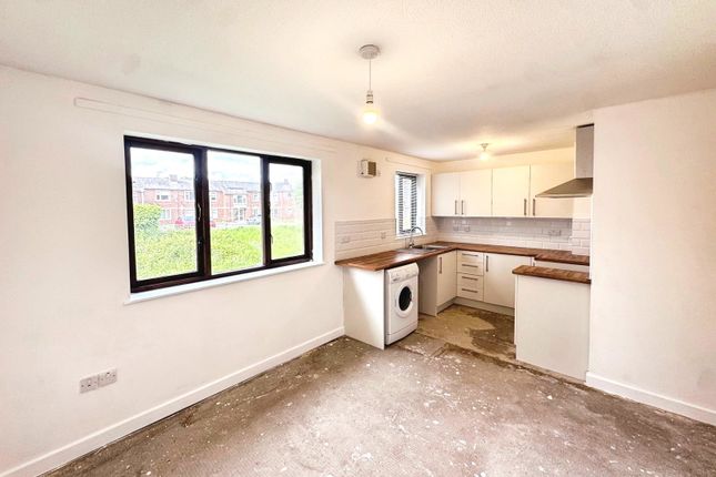 3, Castle Quay, The Latt, Neath photo 2