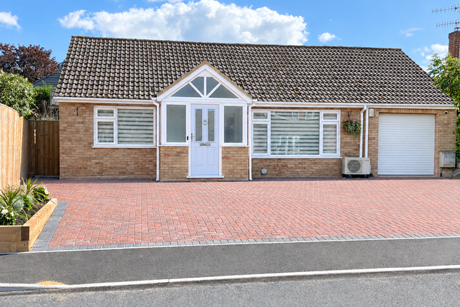 3-bed bungalow on 60, Barrow Close, Marlborough, Wiltshire, Barrow Close, Marlborough, Wiltshire, Wiltshire, £585,000