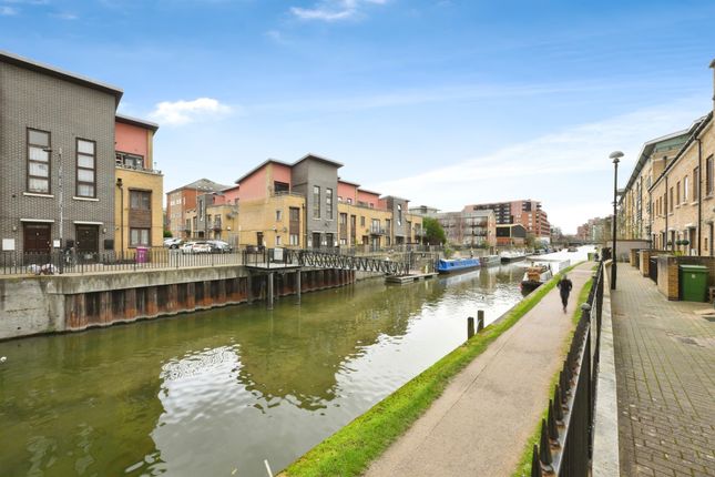 Terraced house for sale in Metropolitan Close, London