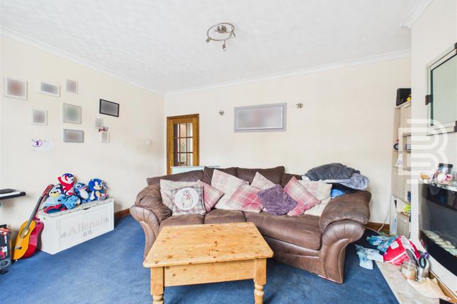 45, Pytchley Road, Rugby photo 3