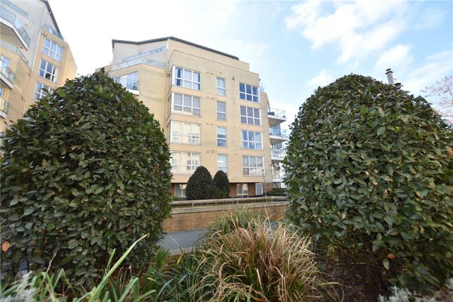 Flat to rent in Eden House, Water Gardens Square, London