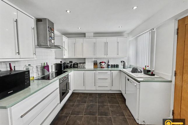 9, Birkdale Close, Nuneaton photo 3