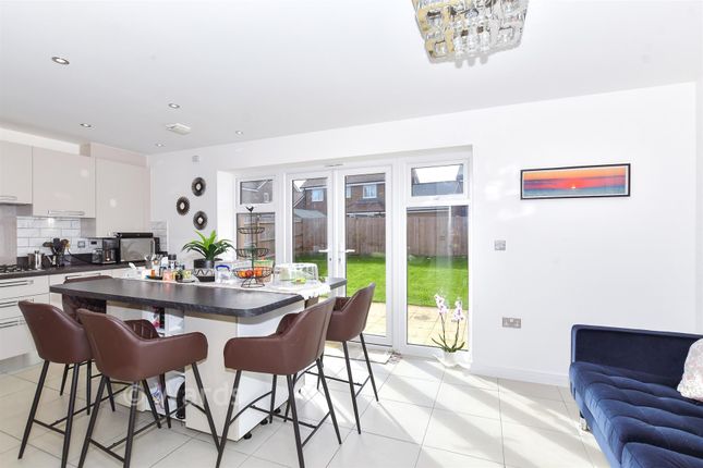 4-bed detached on 4, Ellis Field, Maidstone, £450,000