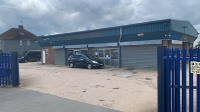 Retail premises to let in 242 Bedford Road, Rushden, Northamptonshire