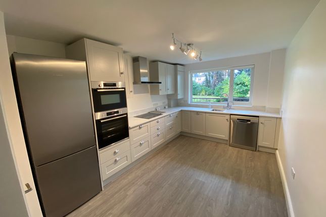 Thumbnail Flat to rent in Oakleigh Park North, London