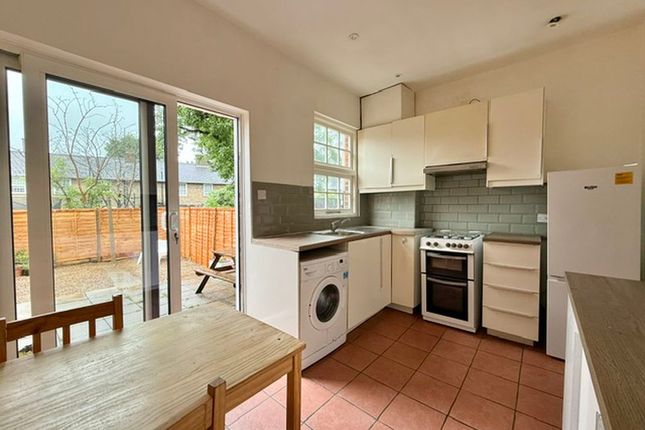 69, Risley Avenue, London photo 3