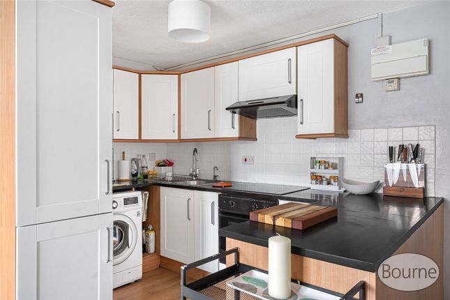 24, Kingfisher Walk, Ash photo 4