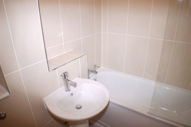 32 Shurland Avenue, Barnet photo 5