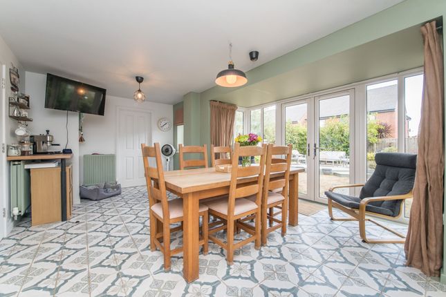 4 Barnade View, Exeter photo 4