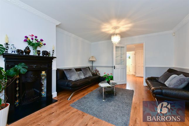 155, Wheatcroft, Cheshunt photo 4
