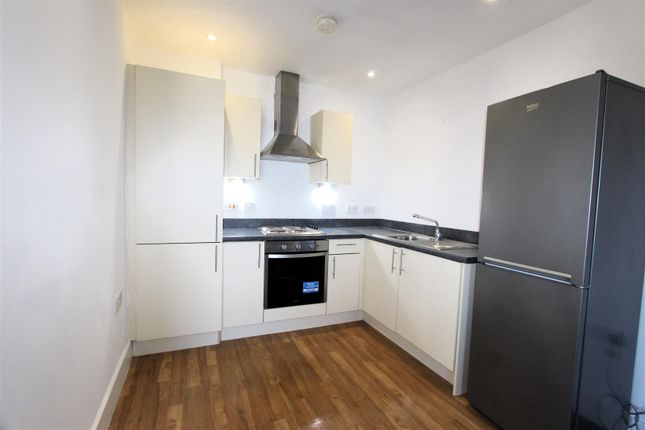 Flat 6, St. Margarets, Saxton Street, Gillingham photo 4