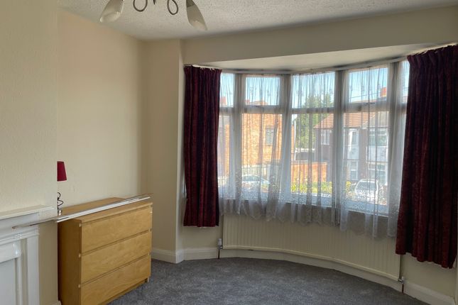 19, Harrogate Road, Leicester photo 5