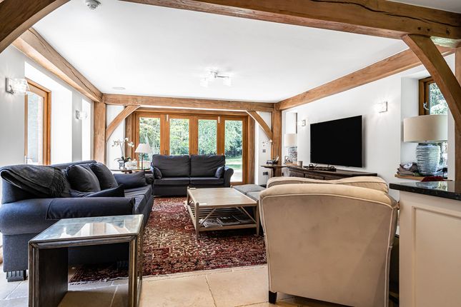 Chene House, 6 Maidley Close, Witney photo 3
