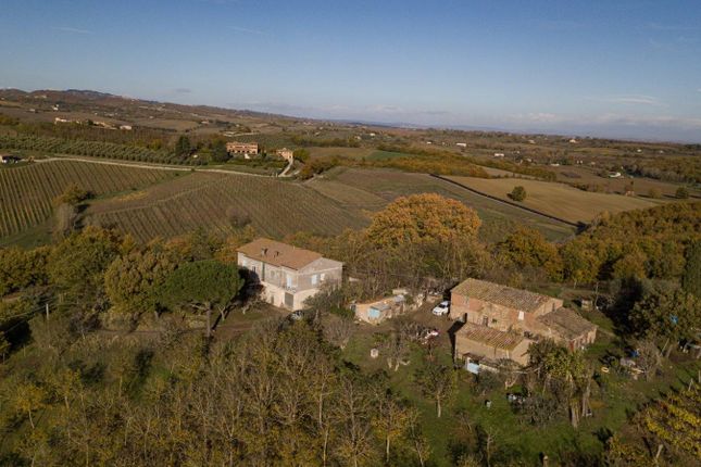 Thumbnail Country house for sale in Chianciano Via Roma, Chianciano Terme, Toscana