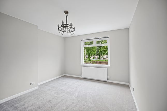66 Kenilworth Avenue, Wishaw photo 2