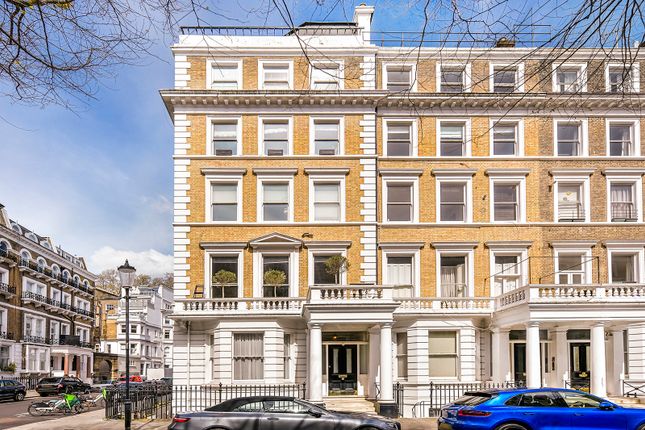 Thumbnail Flat to rent in Southwell Gardens, South Kensington