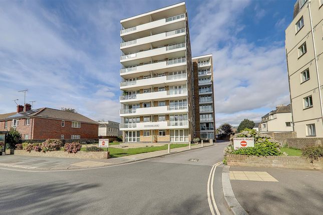 2 Bedroom Flat in BN11 2EQ