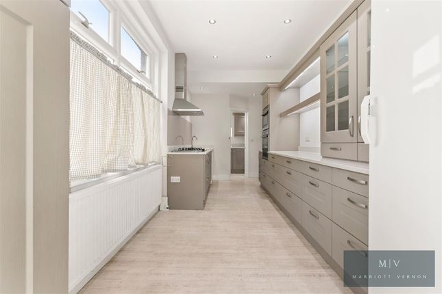 64, Blenheim Crescent, South Croydon photo 5