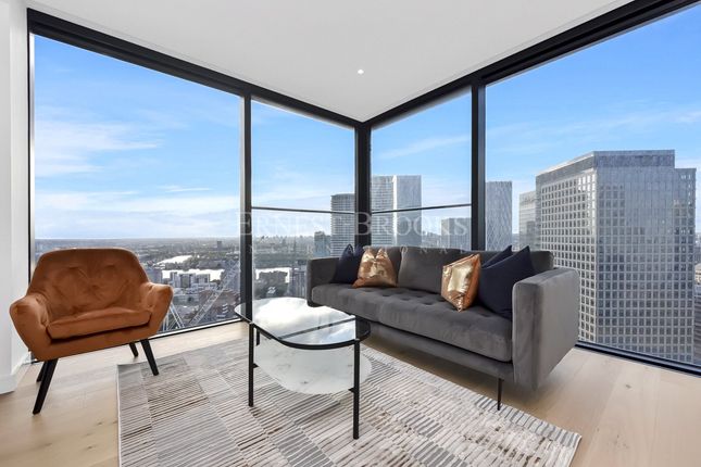 Thumbnail Flat to rent in South Quay Plaza, Canary Wharf
