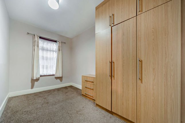 223, Neville Road, London photo 4