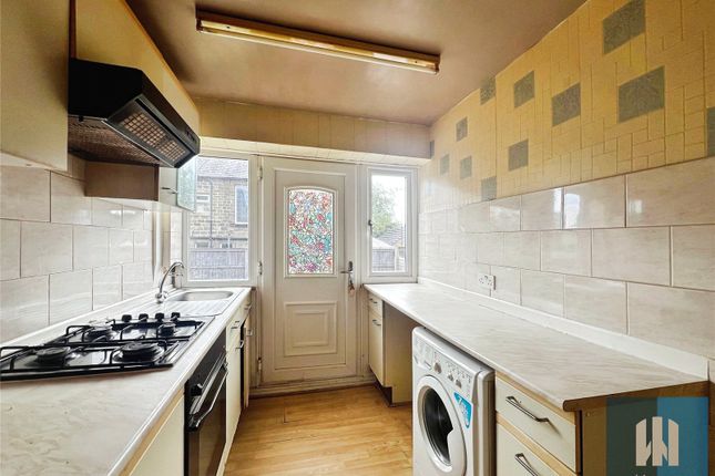 8, Daleside Avenue, Holmfirth photo 3