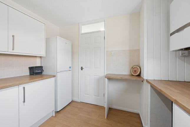 20 Curlew Grove, Birchwood, Cheshire photo 5